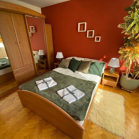 Przytulny Dom Pod Jabloniami Przy Targach Kielce Villa Exterior foto