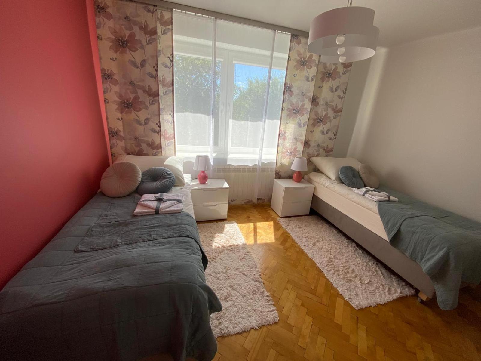 Przytulny Dom Pod Jabloniami Przy Targach Kielce Villa Exterior foto