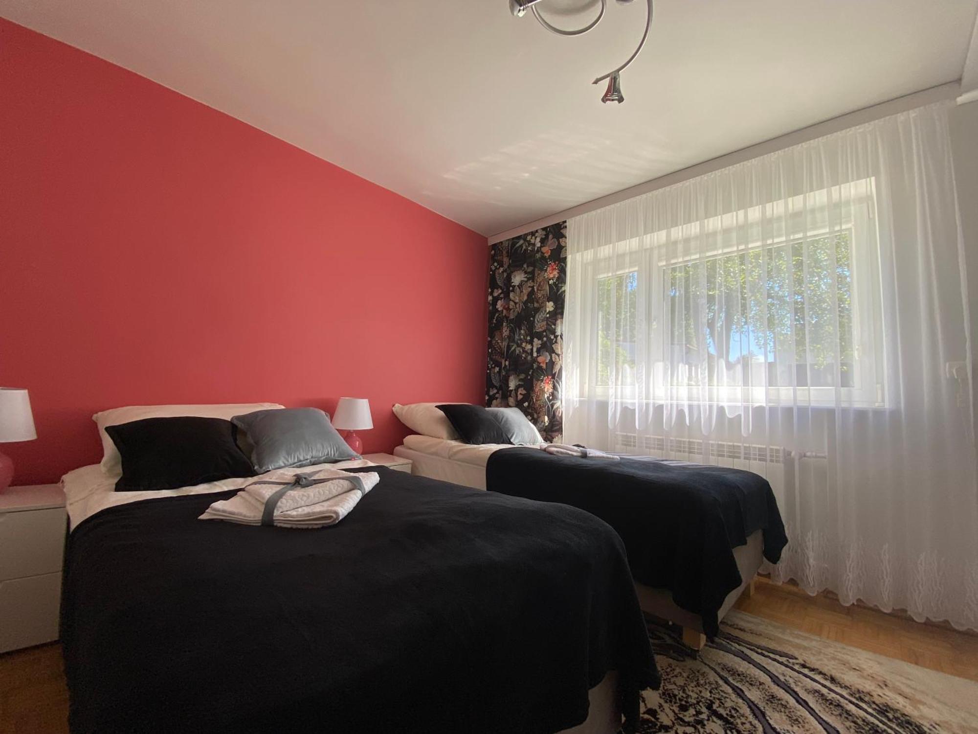 Przytulny Dom Pod Jabloniami Przy Targach Kielce Villa Exterior foto