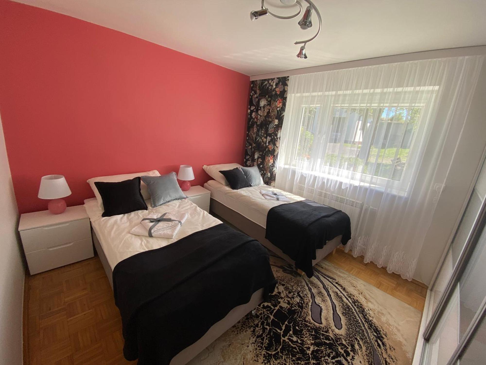 Przytulny Dom Pod Jabloniami Przy Targach Kielce Villa Exterior foto